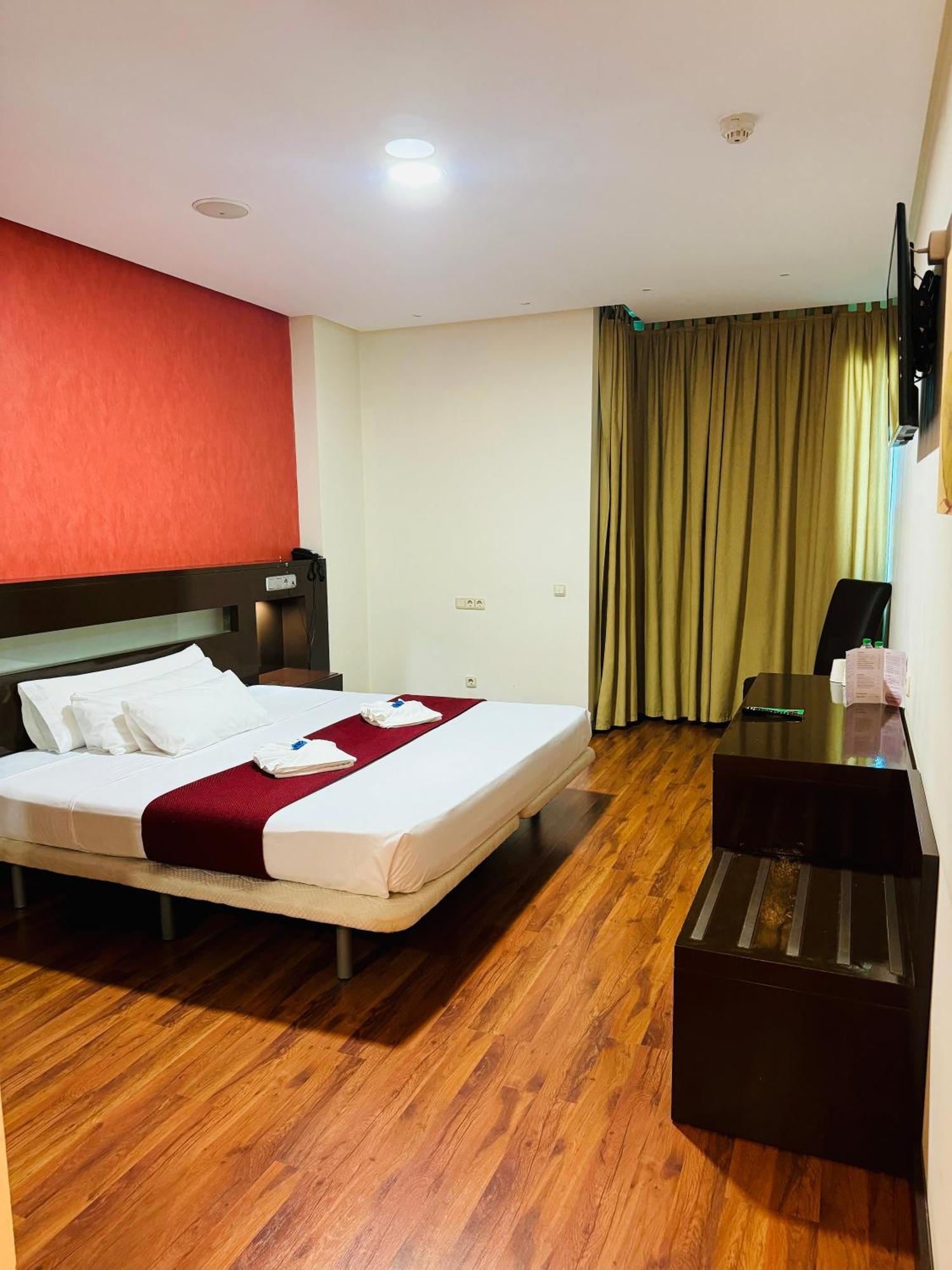 La Cantuena Hotel Парла Екстериор снимка