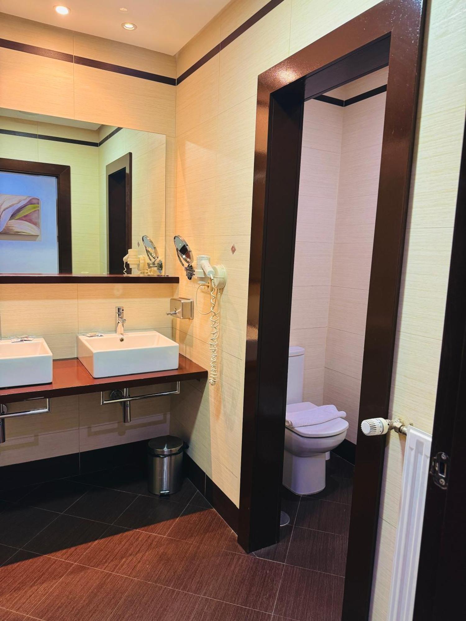La Cantuena Hotel Парла Екстериор снимка